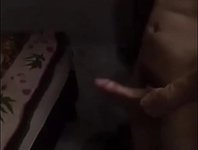 Argentino pijudo y musculoso frente al espejo hot men abs gay porn