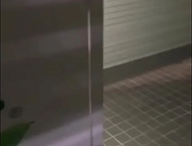 又horny了，下樓噴噴 chinese gay outdoor porn